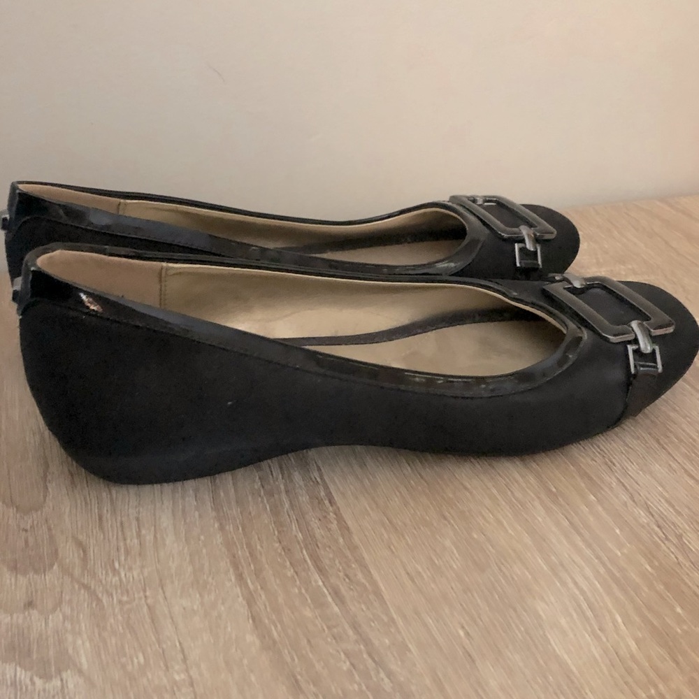 Bandolino Size 7.5 Beautiful Flats
